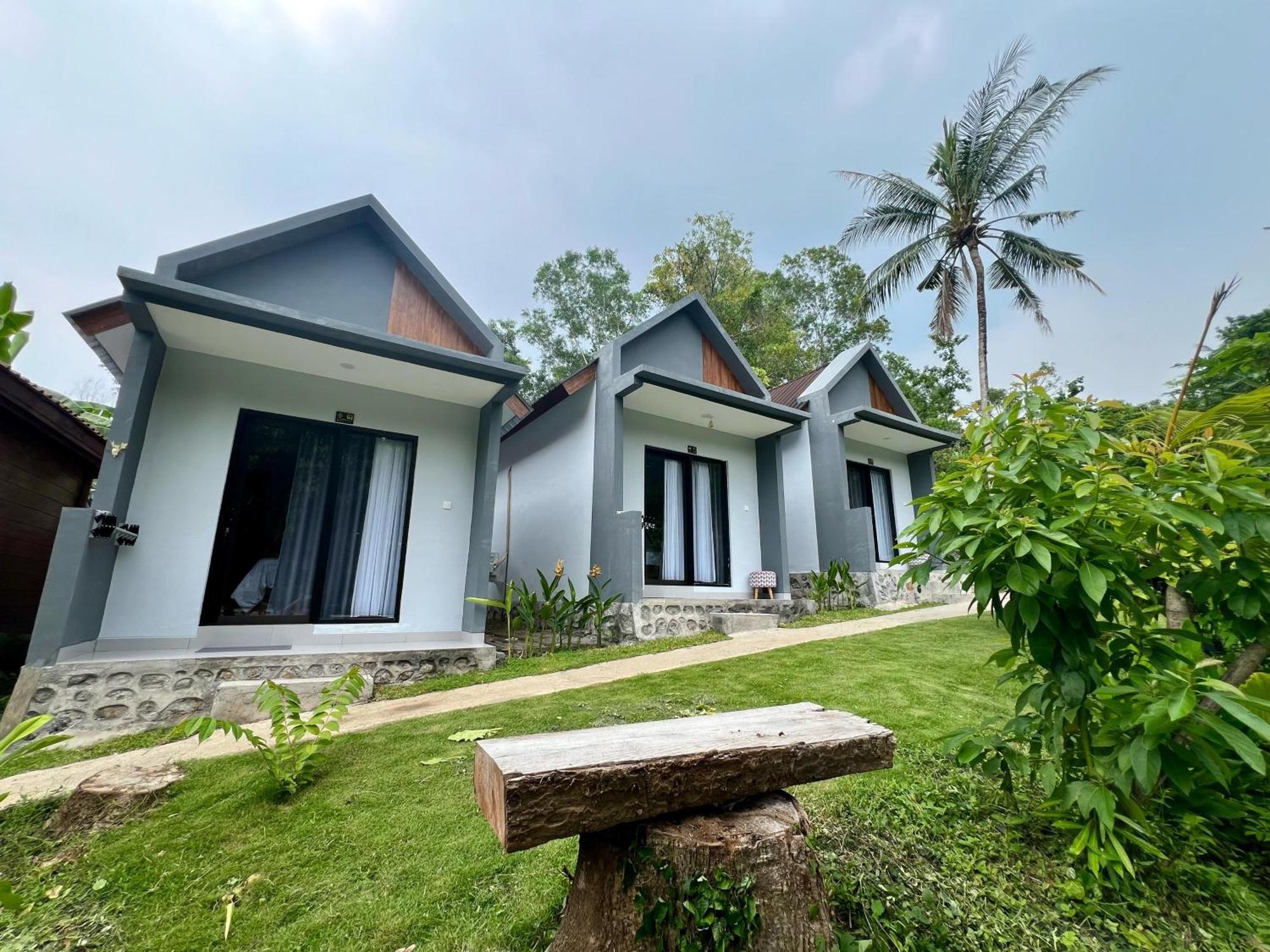 Makarma Resort Lombok Senggigi Exterior photo