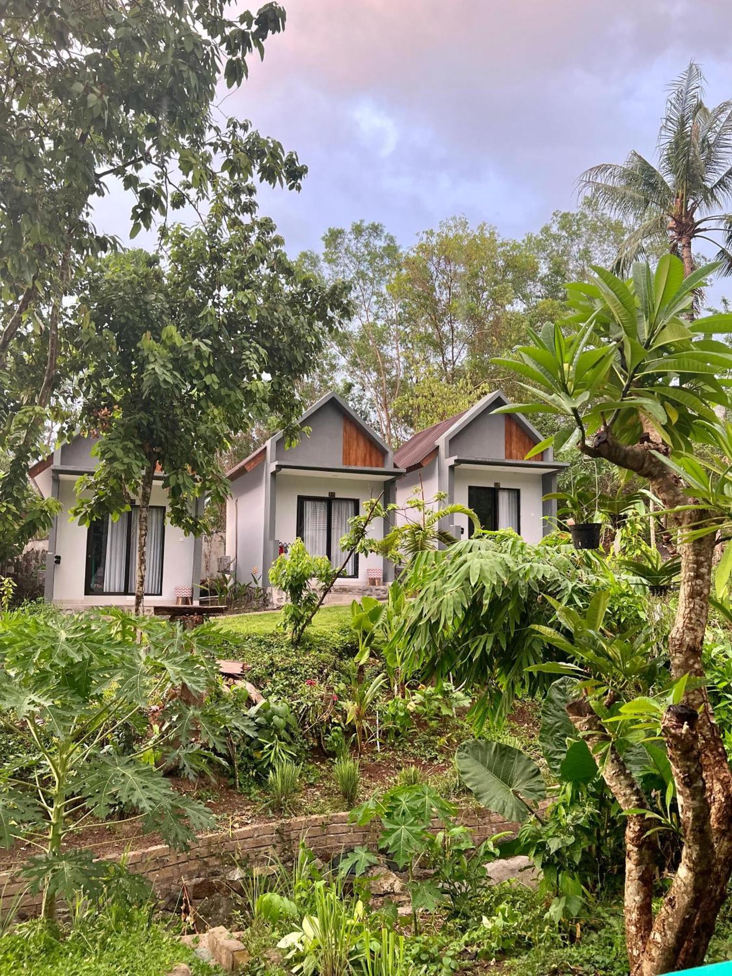 Makarma Resort Lombok Senggigi Exterior photo